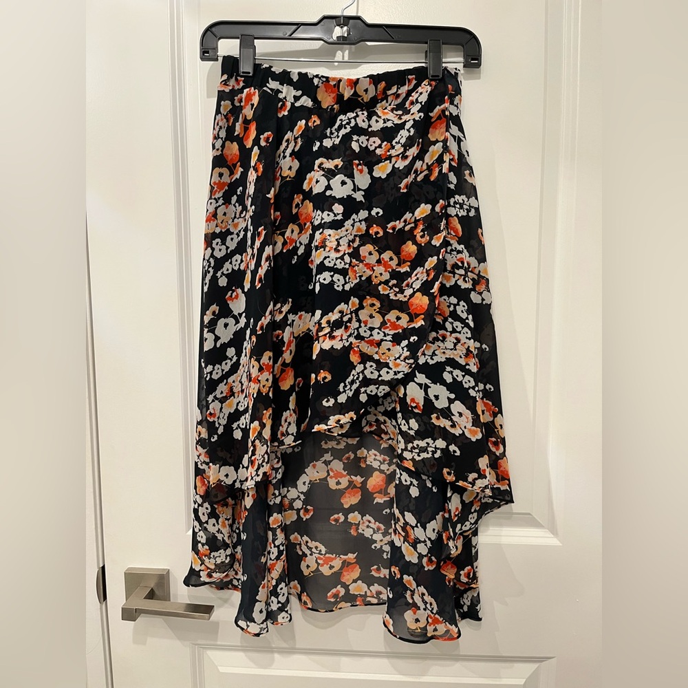 6/$32🛍️ Bebe | Floral Black Hi Low Chiffon Skirt, XS